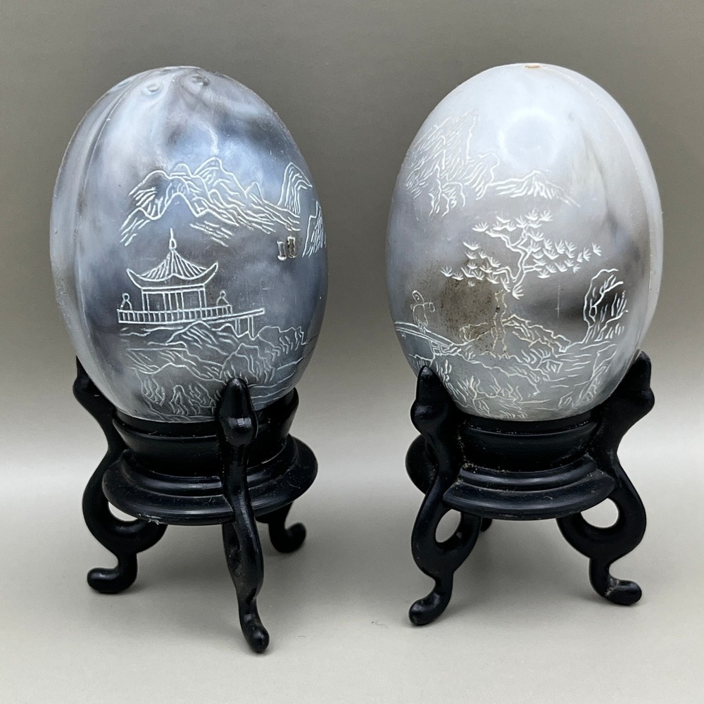Vtg Plastic‎ Asian Etched Egg Salt & Pepper Shakers Marbled Gray w/ Stands 3.25"